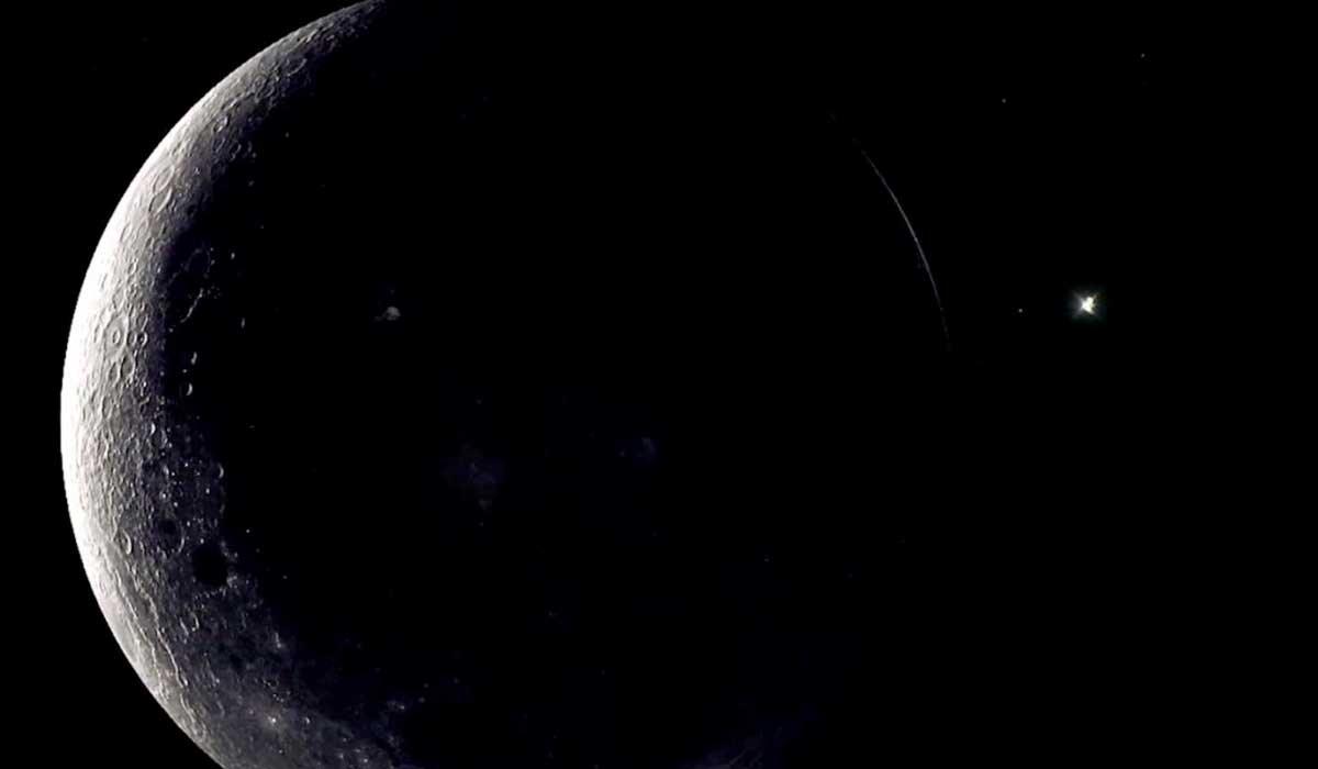Hallan una misteriosa masa metálica en la cara oculta de la Luna