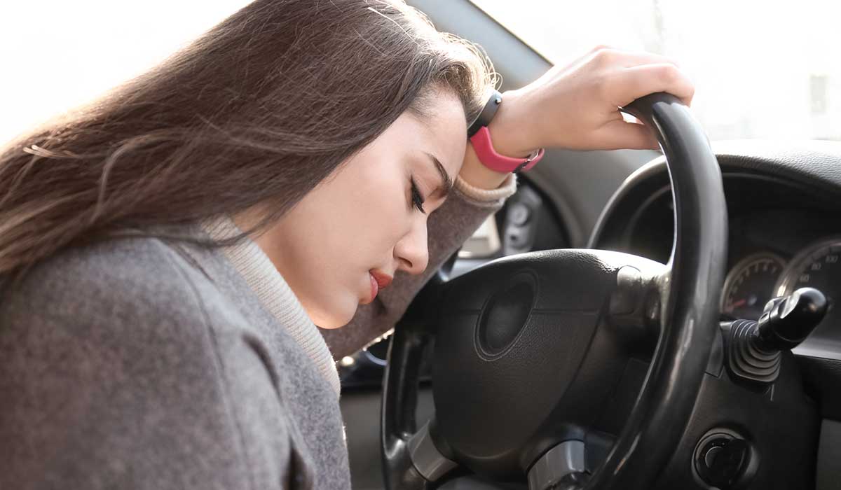 Egresados del Tec buscan prevenir somnolencia en conductores