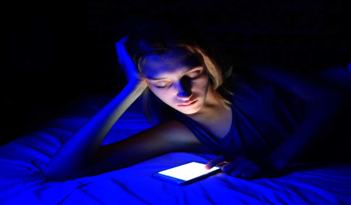 ¿Es tan mala la luz azul de los dispositivos electrónicos?