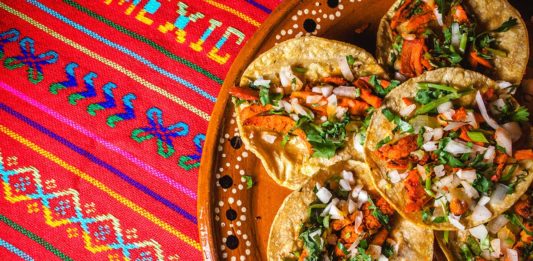Los tacos al pastor, creación de una mexicana