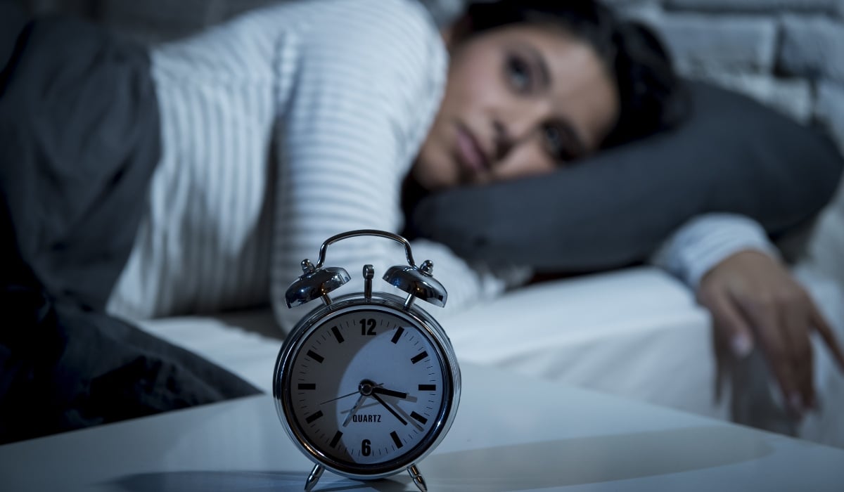 ¿Te cuesta conciliar el sueño? Aplica esta técnica para dormir rápido