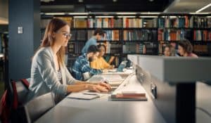 5 páginas web para iniciar tu proyecto de tesis universitaria