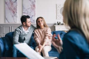 Por qué sí acudir a terapia de pareja