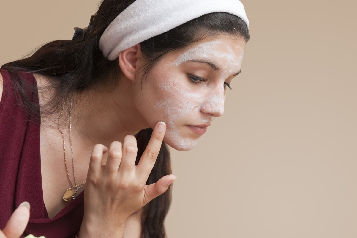 ¿Por qué aparece el acné durante la vida adulta?