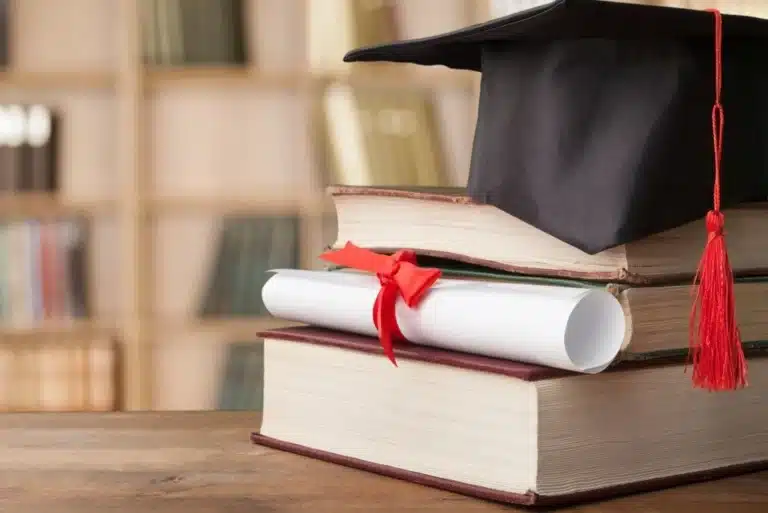 Por que es importante obtener un titulo universitario