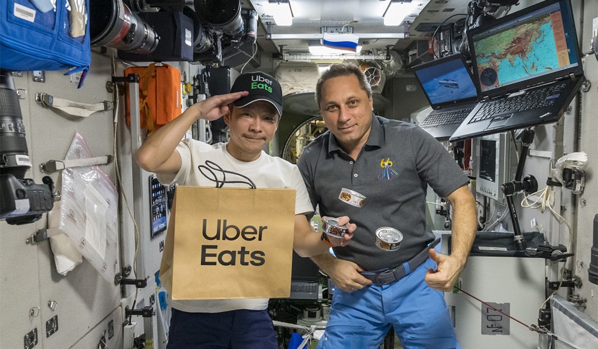 Así fue la primera entrega de uber eats en el espacio