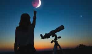 ¿Te interesa la Astronomía? Este curso de la UG es para ti