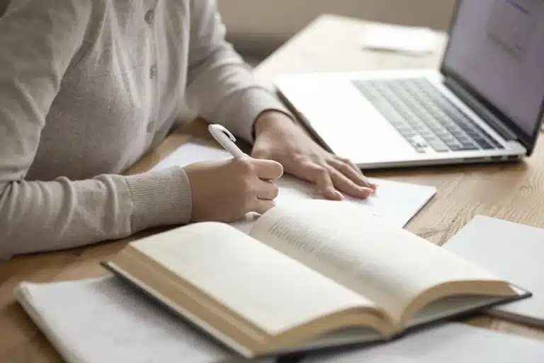 6 páginas web útiles para todo tesista