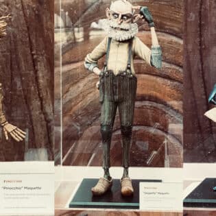 Marionetas de Pinocho de Del Toro salen de la pantalla ¡Mira la expo! 