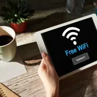 Nunca hagas esto si te conectas a una red Wifi pública
