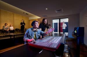 La institución superior que prepara a los futuros referentes de las industrias creativas en México