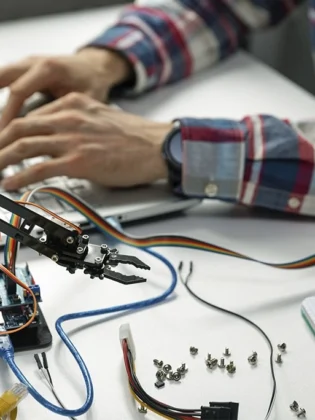 ¿Te gusta la robótica? Las carreras que puedes estudiar en este campo