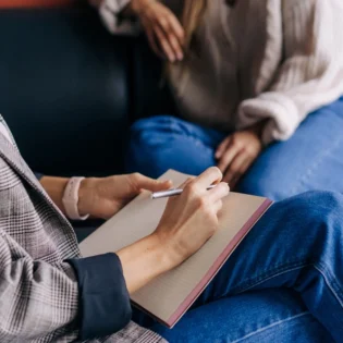 5 carreras relacionadas a la Psicología 