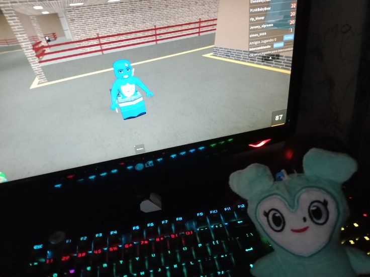 jugando roblox