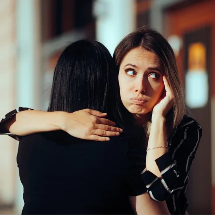 7 verdades incómodas sobre las amistades tóxicas. ¿Cuáles reconoces?