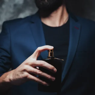 ¿Qué perfume usar en una cita? 5 fragancias que te harán irresistible