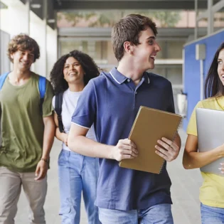 Felicidad en los estudiantes: ¿Influye realmente en tu rendimiento académico?