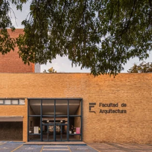 ¿Sabías que la Facultad de Arquitectura UNAM fue la primera en América? Te contamos su historia