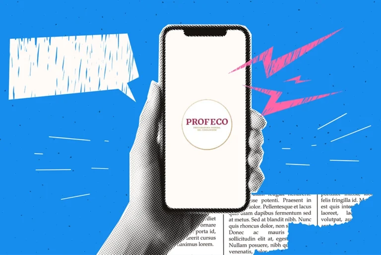 Estudiante usando apps educativas populares en su smartphone, según ranking de Profeco México