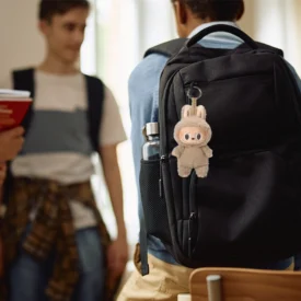 ¿Por qué seguimos modas? 7 razones psicológicas explicadas con el boom de los Labubu
