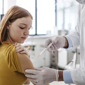 ¿Debes vacunarte contra sarampión? La inmunidad de tu infancia podría haber expirado