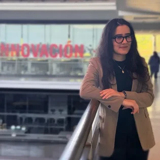Victoria de León: La joven mexicana que protege a los astronautas del cáncer
