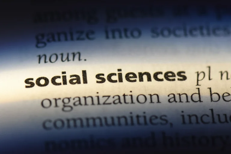 carreras-mejor-pagadas-ciencias-sociales