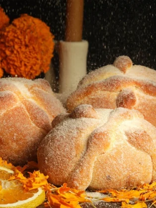 ¿Sabes cuál es el verdadero origen del pan de muerto? Te contamos su historia ancestral