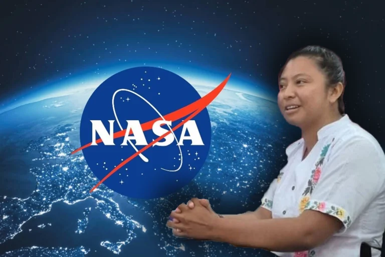Retrato de Esteysy Dayana Canul, la estudiante mexicana NASA, sonriendo frente a un fondo que evoca el espacio.