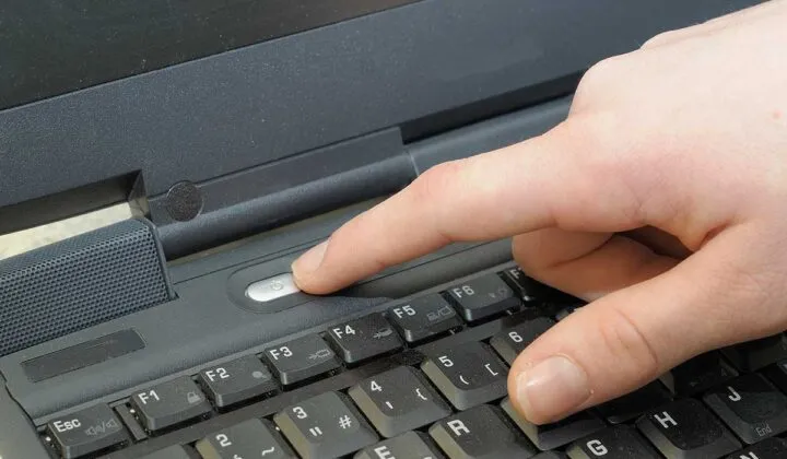 ¿Es malo forzar el apagado de tu computadora?