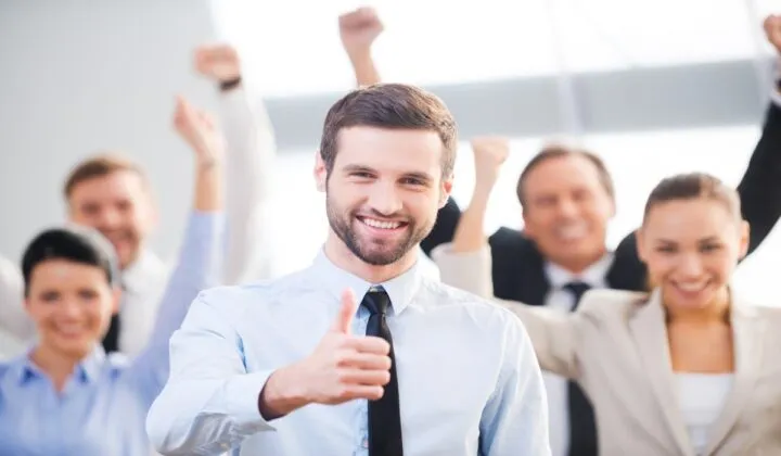 ¿El liderazgo corporativo se adapta a centennials y millennials o viceversa?