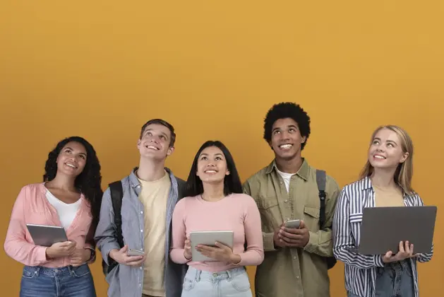 Jóvenes de la generación alfa, pensando en su futuro profesional
