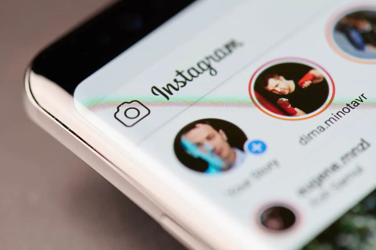 Instagram está probando estados y un nuevo sticker de enlaces